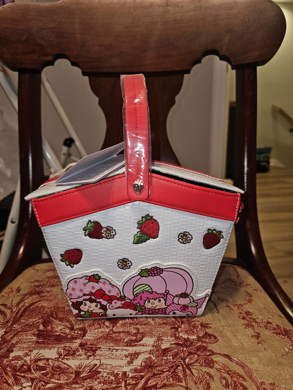 Loungefly Strawberry Shortcake Sanrio Picnic Basket Mini Bag - Picture 2 of 3